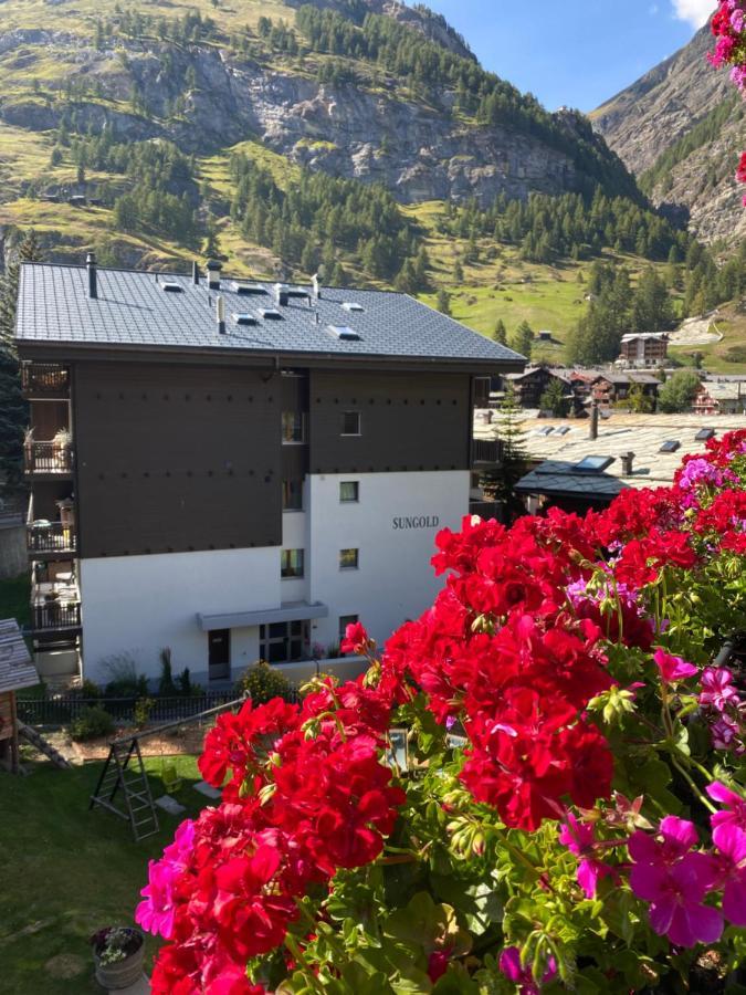 Hotel Adonis Zermatt Exterior photo