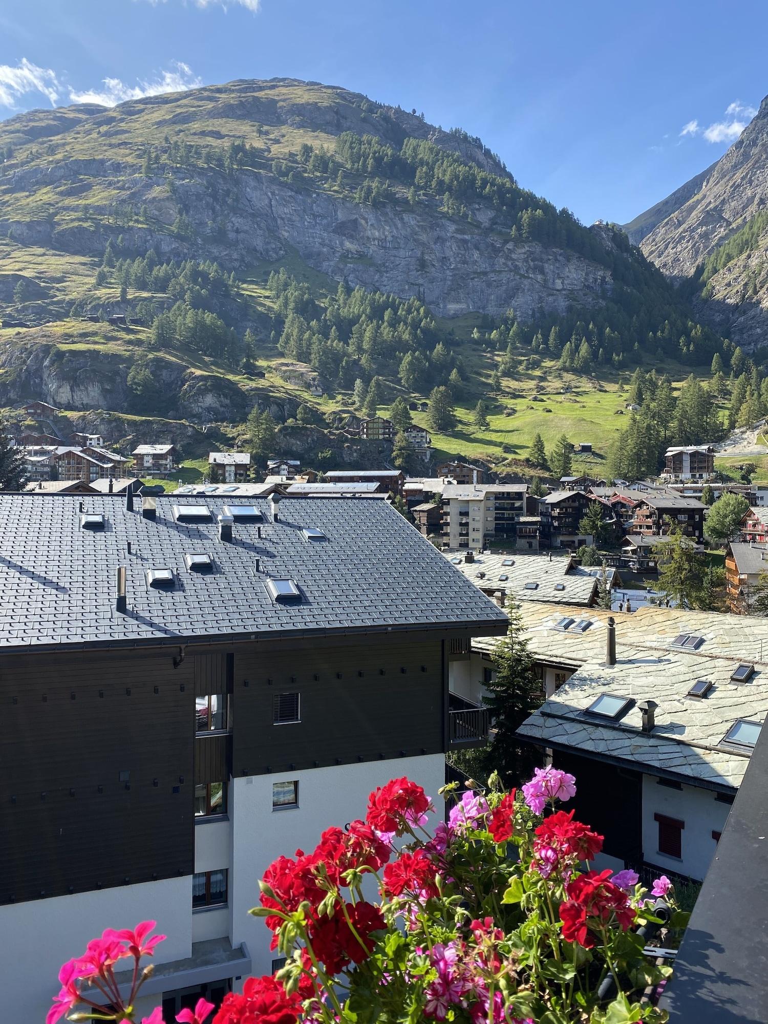 Hotel Adonis Zermatt Exterior photo